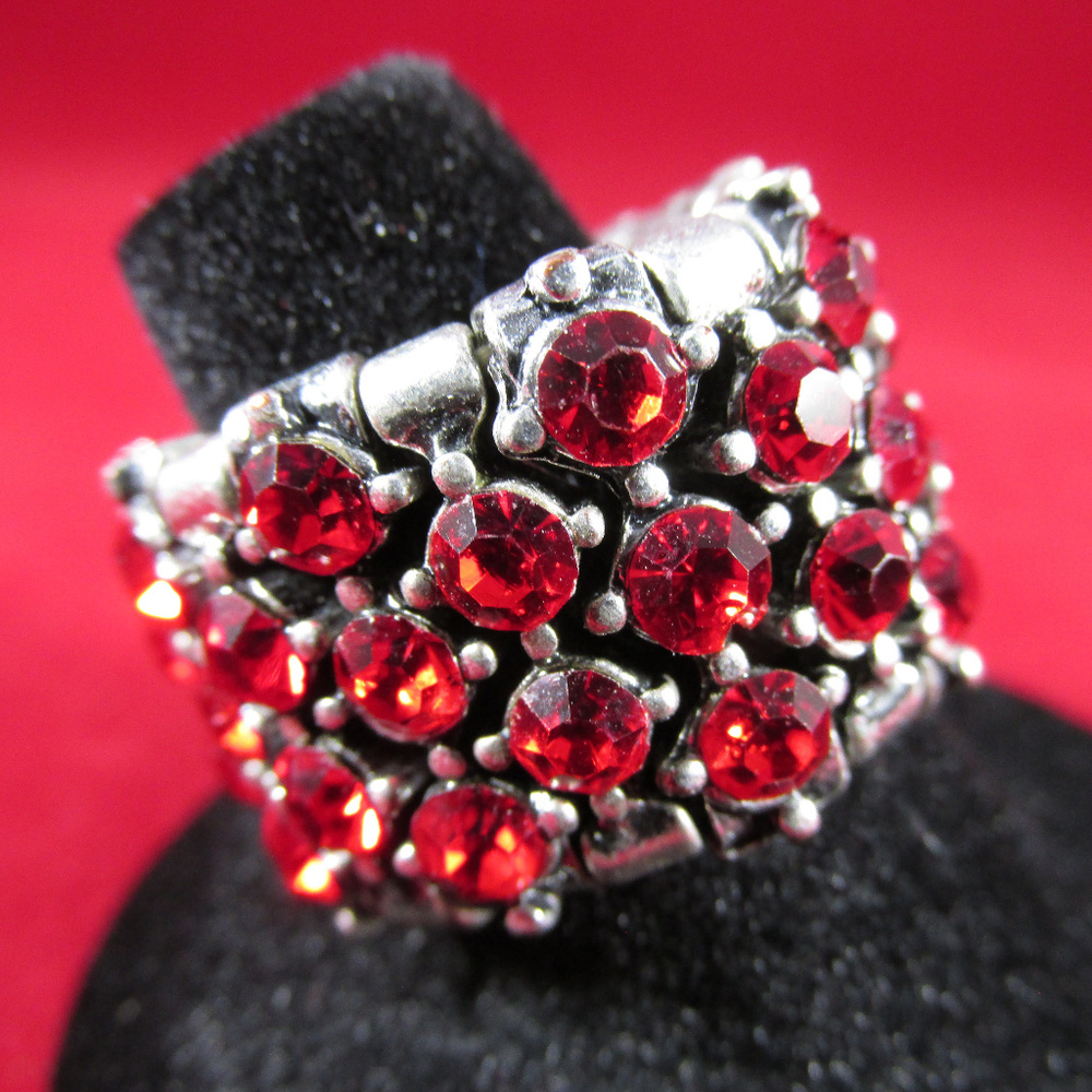 Ruby Rhinestone Stretch Ring - Picture 3 of 7